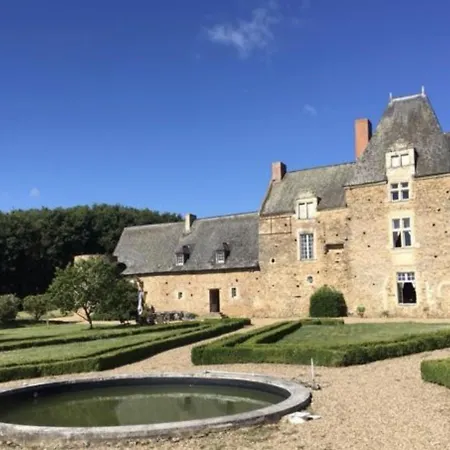 Chateau Du Hardas Bed & Breakfast 3*